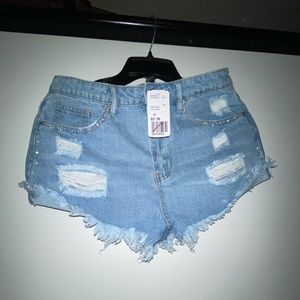 Brand new women shorts size 28